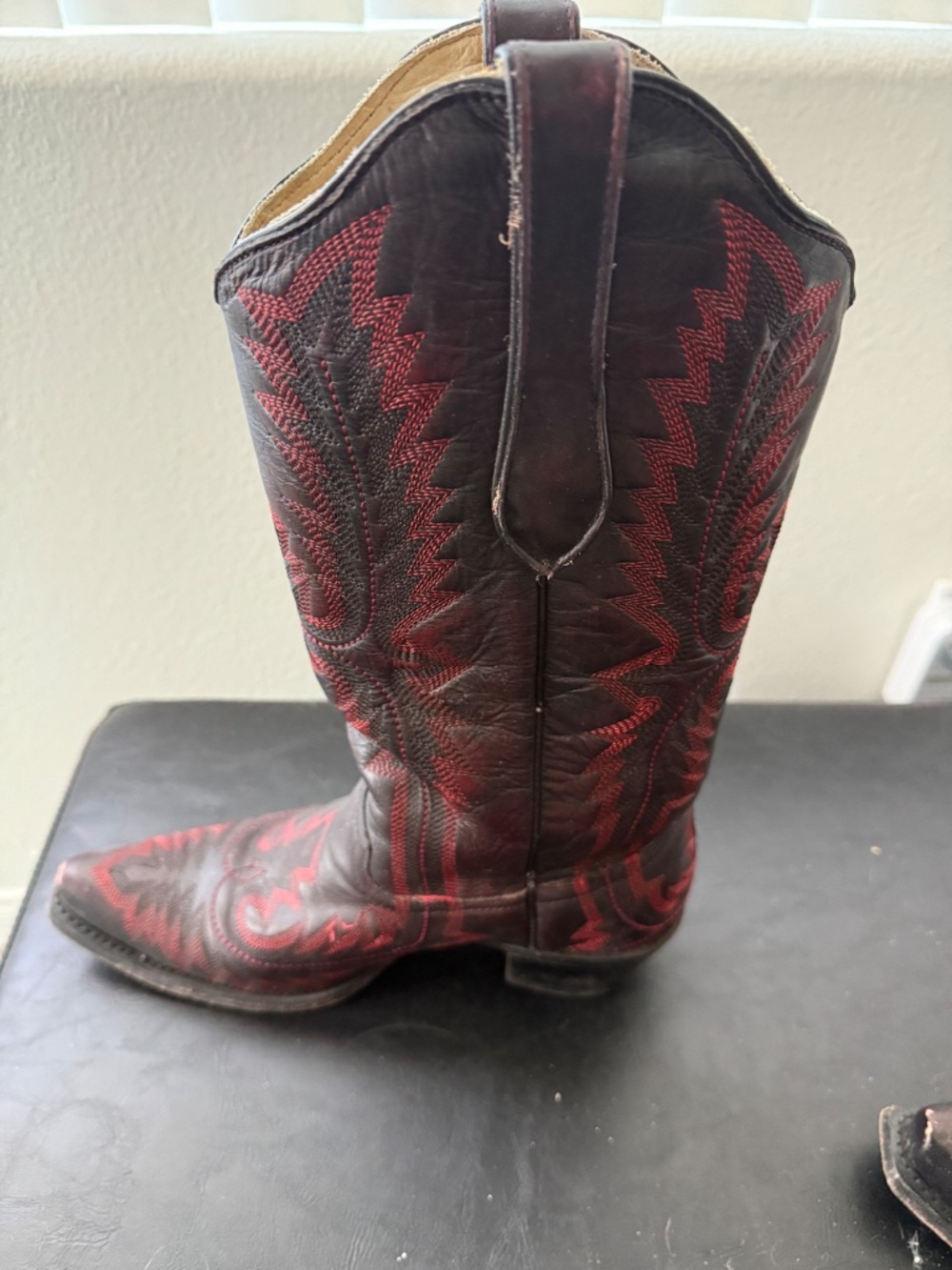 Corral Red/Blk Cowgirl Boots (8M)